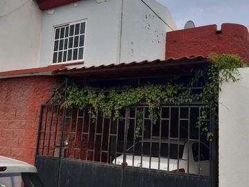 Excelente casa en Geo Pinos I fresca comoda y equipada