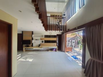 Villa sale  Rumah mewah di Gatsu Barat Denpasar