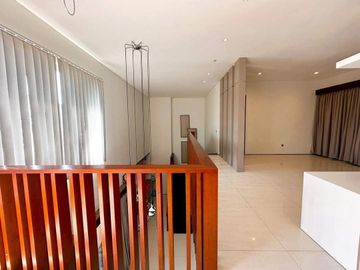 Villa sale  Rumah mewah di Gatsu Barat Denpasar