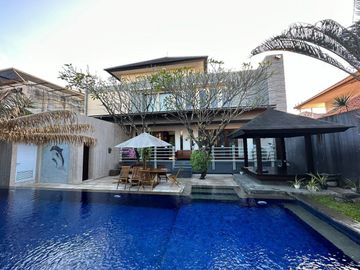 Villa sale  Rumah mewah di Gatsu Barat Denpasar