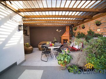 Casa comercial av. Americas Cuenca
