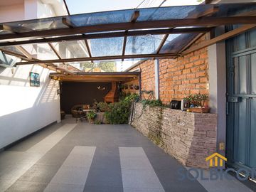 Casa comercial av. Americas Cuenca