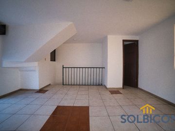 Casa comercial av. Americas Cuenca