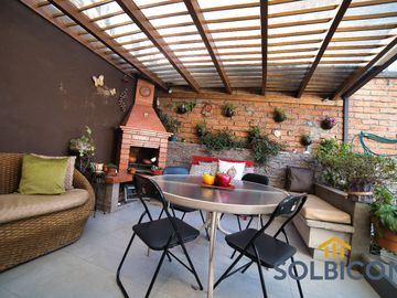 Casa comercial av. Americas Cuenca