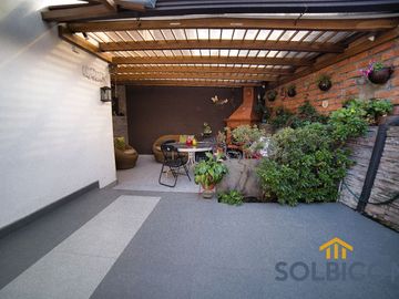 Casa comercial av. Americas Cuenca