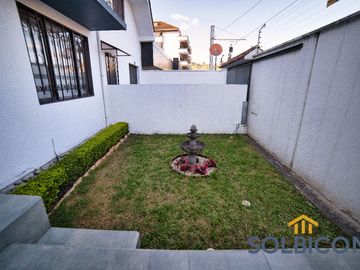 Casa comercial av. Americas Cuenca