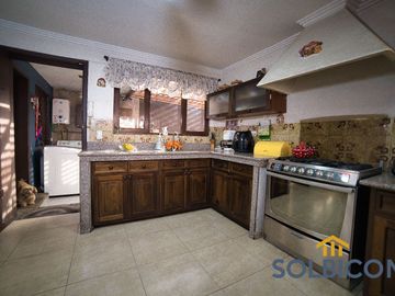 Casa comercial av. Americas Cuenca