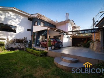 Casa comercial av. Americas Cuenca