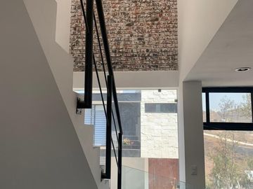 VENDO CASA NUEVA LAGO ESMERALDA