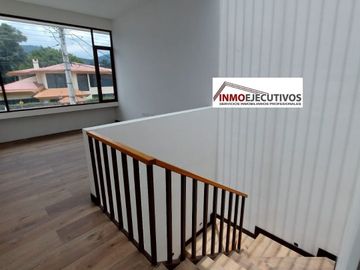 Espectacular Casa de Venta por Estrenar en Cumbayá - La Primavera 2
