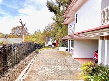 RESIDENCIA EN VENTA EN HACIENDA VALLESCONDIDO, GRAN JARDIN