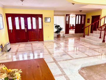 RESIDENCIA EN VENTA EN HACIENDA VALLESCONDIDO, GRAN JARDIN