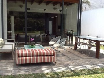 VENDO CASA CON PISCINA EN URB. LA PLANICIE – LA MOLINA