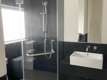 1 Park Residence 2+1BR Middle Floor