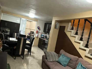 SE VENDE CASA TRES NIVELES