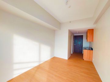 Ready for Occupancy Studio Unit for Sale at The Loop Tower