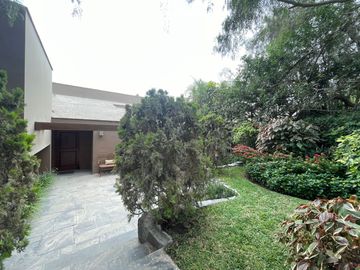 Vendo Casa Calle Tranquila Urb Los Alamos