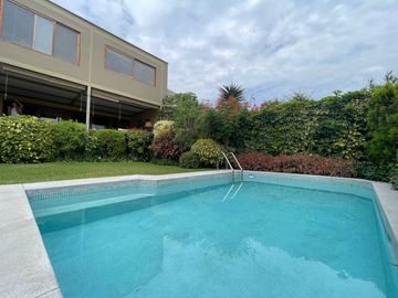 Vendo Casa Calle Tranquila Urb Los Alamos