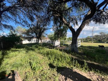 VENDO RANCHO 5.5 HECTAREAS CARRETERA SAN MIGUEL A DOLORES, CON CASAS, CABALLERIZAS, POZO, PEGADAS AL RIO LAJA Y CARRETERA DEL LADO DE DOLORES, HIDALGO