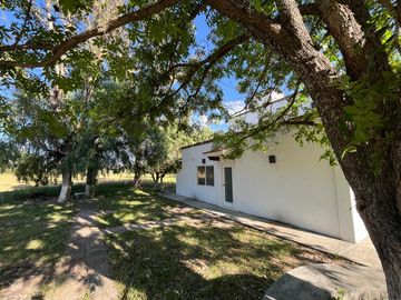 VENDO RANCHO 5.5 HECTAREAS CARRETERA SAN MIGUEL A DOLORES, CON CASAS, CABALLERIZAS, POZO, PEGADAS AL RIO LAJA Y CARRETERA DEL LADO DE DOLORES, HIDALGO