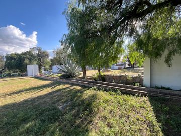 VENDO RANCHO 5.5 HECTAREAS CARRETERA SAN MIGUEL A DOLORES, CON CASAS, CABALLERIZAS, POZO, PEGADAS AL RIO LAJA Y CARRETERA DEL LADO DE DOLORES, HIDALGO