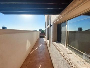 VENTA DE AMPLIA CASA EN RINCON DE LAS LOMAS