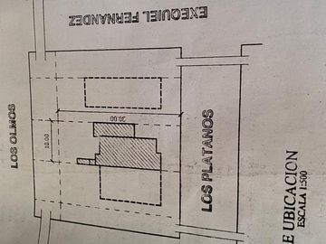 Gran casa con destino comercial y Habitacional , 300 m2 terreno y 156 m2 construídos.