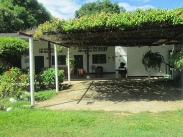 SE VENDE CASA-FINCA EN CARMEN DE APICALÁ, TOLIMA