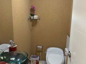 Lindo Departamento, zona Embajada,  UPC, Gym, Piscina, Parque privado