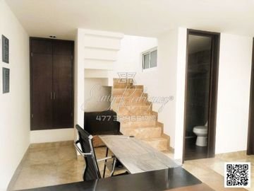 CASA EN VENTA EN LOMAS DEL REFUGIO, LEÓN, GTO; EXCELENTE PRECIO, FRENTE A LA ANTORCHA
