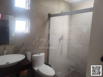 CASA EN VENTA EN LOMAS DEL REFUGIO, LEÓN, GTO; EXCELENTE PRECIO, FRENTE A LA ANTORCHA