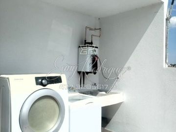 CASA EN VENTA EN LOMAS DEL REFUGIO, LEÓN, GTO; EXCELENTE PRECIO, FRENTE A LA ANTORCHA