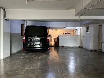 RUMAH DEPAN TAMAN at Jl KEDIRI / MENTENG, JAKPUS