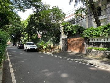 RUMAH DEPAN TAMAN at Jl KEDIRI / MENTENG, JAKPUS