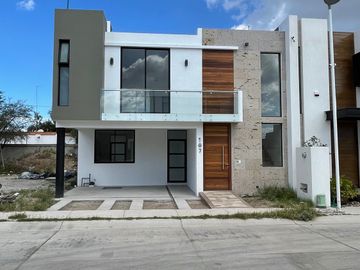 CASA EN CONDOMINIO ALBERIA