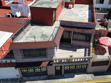 CASA EN VENTA EN METEPECSE VENDE ESPACIOSA CASA EN LA COLONIA JIMENEZ GALLARDO A PIE DE CALLE. RODEADA DE TODOS LOS SERVICIOS: A UNOS PASOS DEL ISSSTE