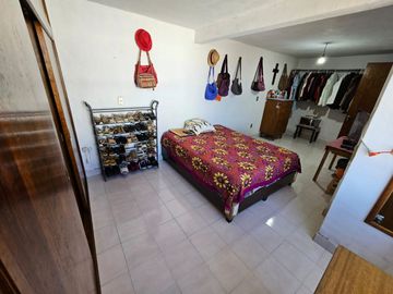 CASA EN VENTA EN METEPECSE VENDE ESPACIOSA CASA EN LA COLONIA JIMENEZ GALLARDO A PIE DE CALLE. RODEADA DE TODOS LOS SERVICIOS: A UNOS PASOS DEL ISSSTE