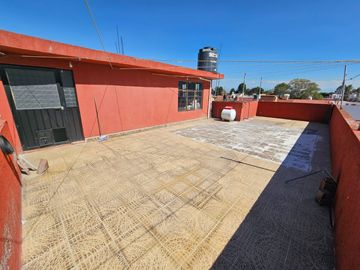 CASA EN VENTA EN METEPECSE VENDE ESPACIOSA CASA EN LA COLONIA JIMENEZ GALLARDO A PIE DE CALLE. RODEADA DE TODOS LOS SERVICIOS: A UNOS PASOS DEL ISSSTE