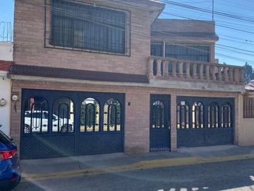 CASA EN VENTA EN METEPECSE VENDE ESPACIOSA CASA EN LA COLONIA JIMENEZ GALLARDO A PIE DE CALLE. RODEADA DE TODOS LOS SERVICIOS: A UNOS PASOS DEL ISSSTE