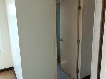 2 BR Serendra in BGC Taguig, condo for sale, with parking