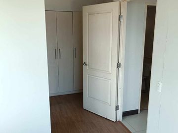 2 BR Serendra in BGC Taguig, condo for sale, with parking