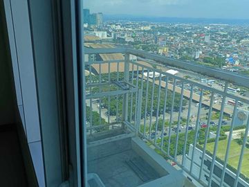 2 BR Serendra in BGC Taguig, condo for sale, with parking
