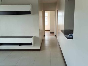 2 BR Serendra in BGC Taguig, condo for sale, with parking