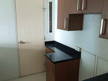2 BR Serendra in BGC Taguig, condo for sale, with parking
