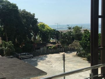 Condo for sale, Golden Coast Sriracha project, large room, sea view.