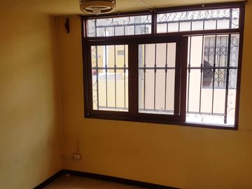 GRAN OPORTUNIDAD DE VIVIR A UN PASO DE TODO!!.. EXCLUSIVA CASA EN URB. TUPAC AMARU - LA VICTORIA (mmartinez lima1)
