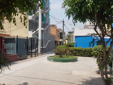 GRAN OPORTUNIDAD DE VIVIR A UN PASO DE TODO!!.. EXCLUSIVA CASA EN URB. TUPAC AMARU - LA VICTORIA (mmartinez lima1)