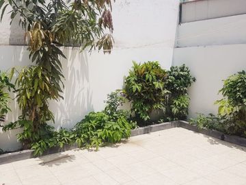 GRAN OPORTUNIDAD DE VIVIR A UN PASO DE TODO!!.. EXCLUSIVA CASA EN URB. TUPAC AMARU - LA VICTORIA (mmartinez lima1)