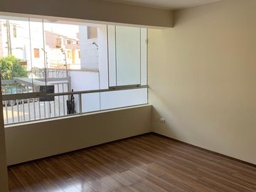 Venta Departamento En 1Er Piso, Vista Al Parque, Urb. Los Sauces, Surquillo