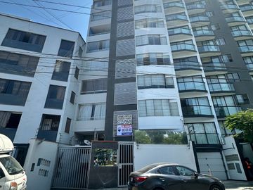 Venta Departamento En 1Er Piso, Vista Al Parque, Urb. Los Sauces, Surquillo